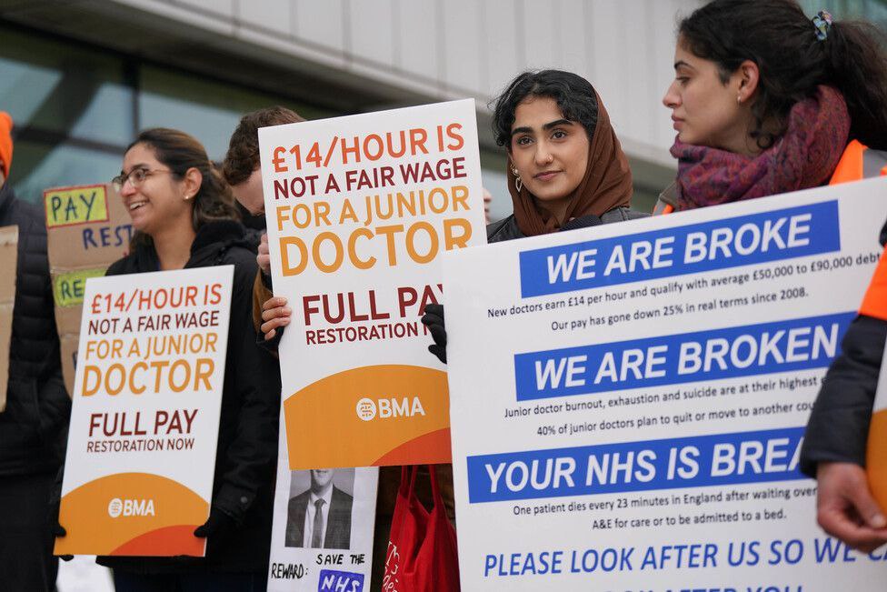 NHS junior doctors strike